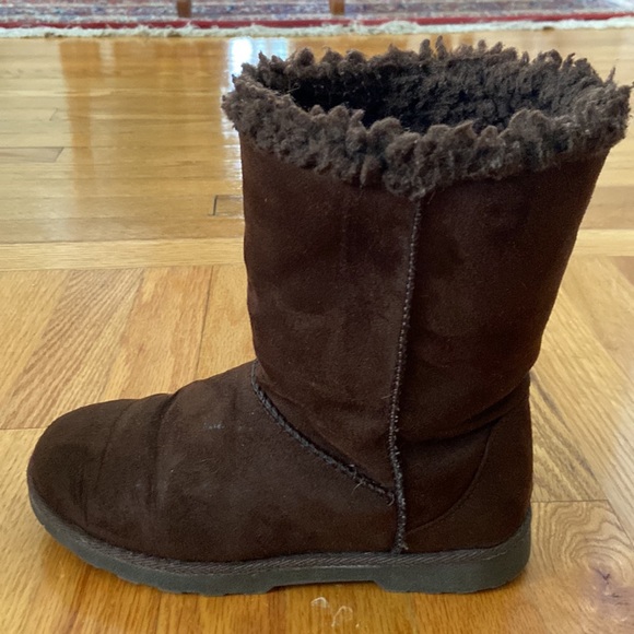 SO Suede Deep Chocolate Faux Fur Boots - Picture 10 of 10